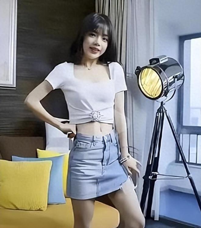 色情巜寡妇的肉体)