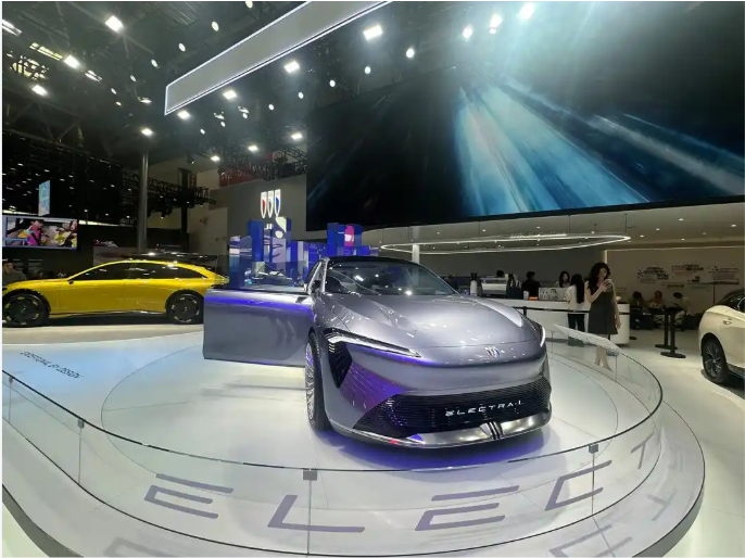 色情巜寡妇的肉体)